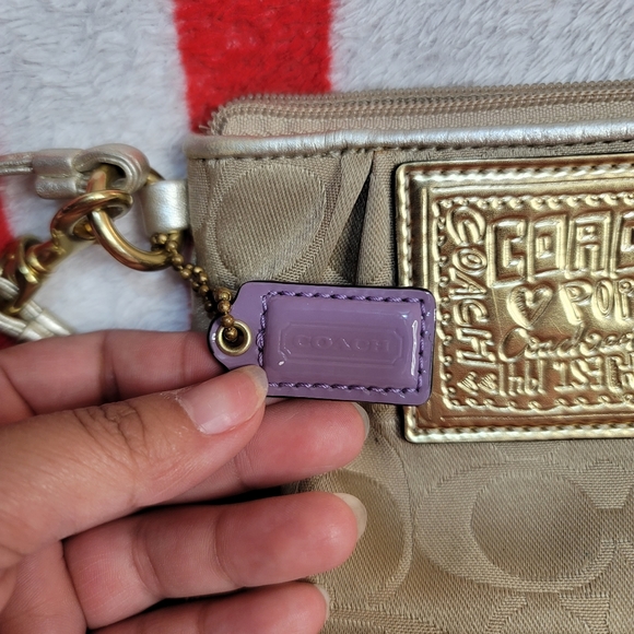 Coach Poppy Limited Edition Wristlet - Picture 7 of 8
